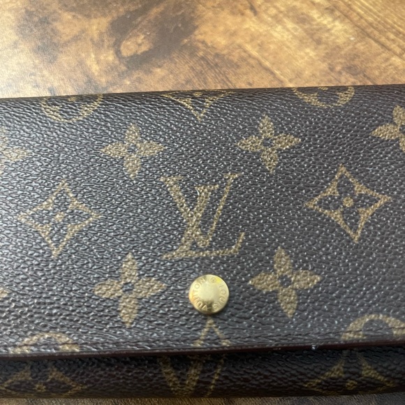 Vintage LV wallet, only two owners. - Picture 8 of 13